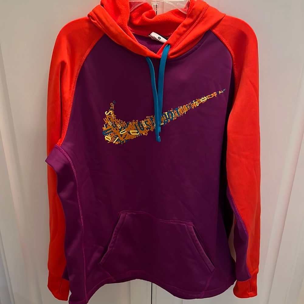 Nike Womens Size M Purple Orange Swoosh Therma Fit Hoodie Sweatshirt